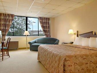 Ramada Convention Center Eau Claire Hotel Buitenkant foto