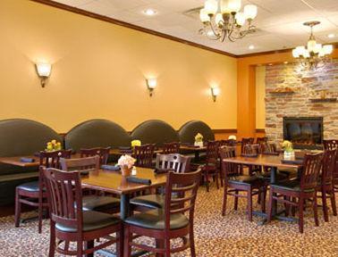 Ramada Convention Center Eau Claire Hotel Restaurant foto